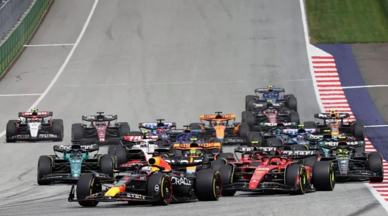 Automobilismo: GP da Áustria de F1: Russell vence após Norris e Verstappen baterem no fim