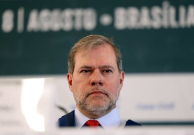 Toffoli avalia dividir investigação no STF