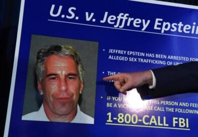 Espião russo? Polônia investigará relação de Epstein com Moscou