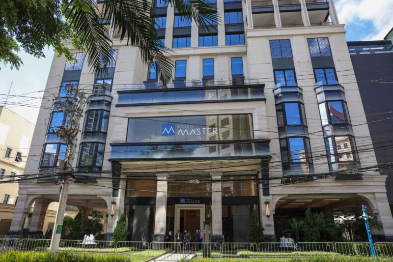 Centrão pode ter pressionado ministro do TCU para reverter liquidação