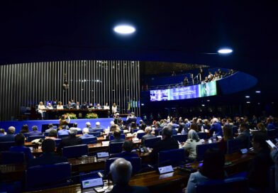 Senadores vão ao TCU contra gasto de R$ 90 mi em publicidade