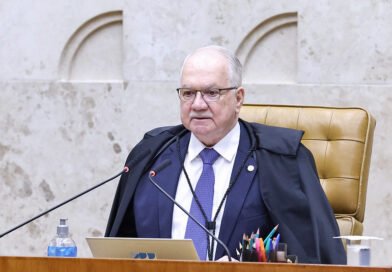 Fachin se declara impedido de julgar banco cliente da filha advogada