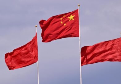 França prende cidadãos da China por espionagem em área militar