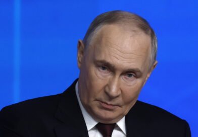 Rússia condena comediante a quase seis anos de prisão por piada