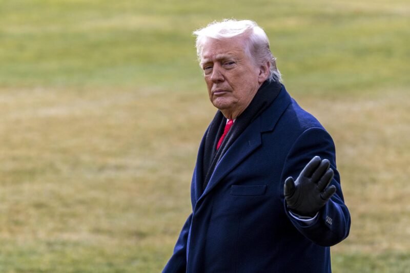 Trump renova críticas ao sistema eleitoral dos EUA