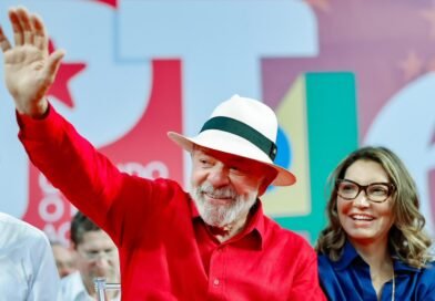 Lula diz que PT “não está com essa bola toda”, defende alianças