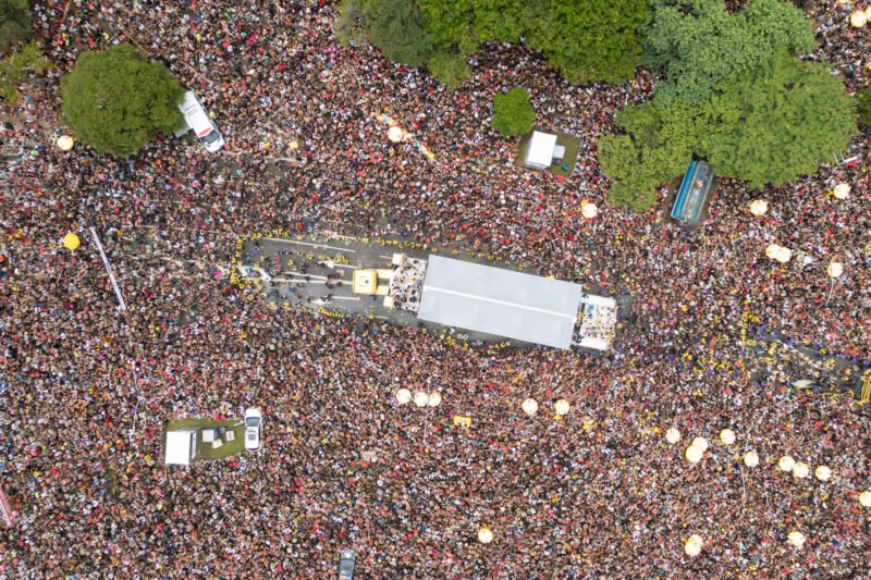 Tarcísio critica excesso de público em evento de pré-carnaval