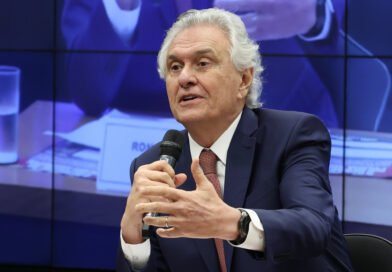 Caiado participa de evento com Rubio sobre minerais críticos